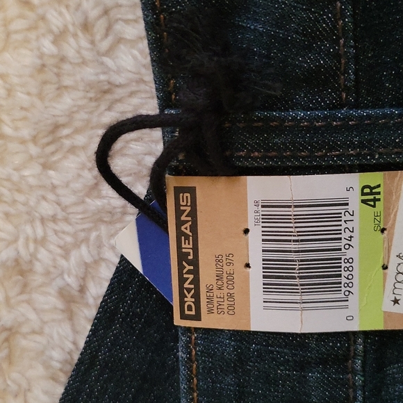 💥NWT💥DKNY~ "Soho" Skinny Jeans, Dark Blue, 4 - Picture 6 of 11